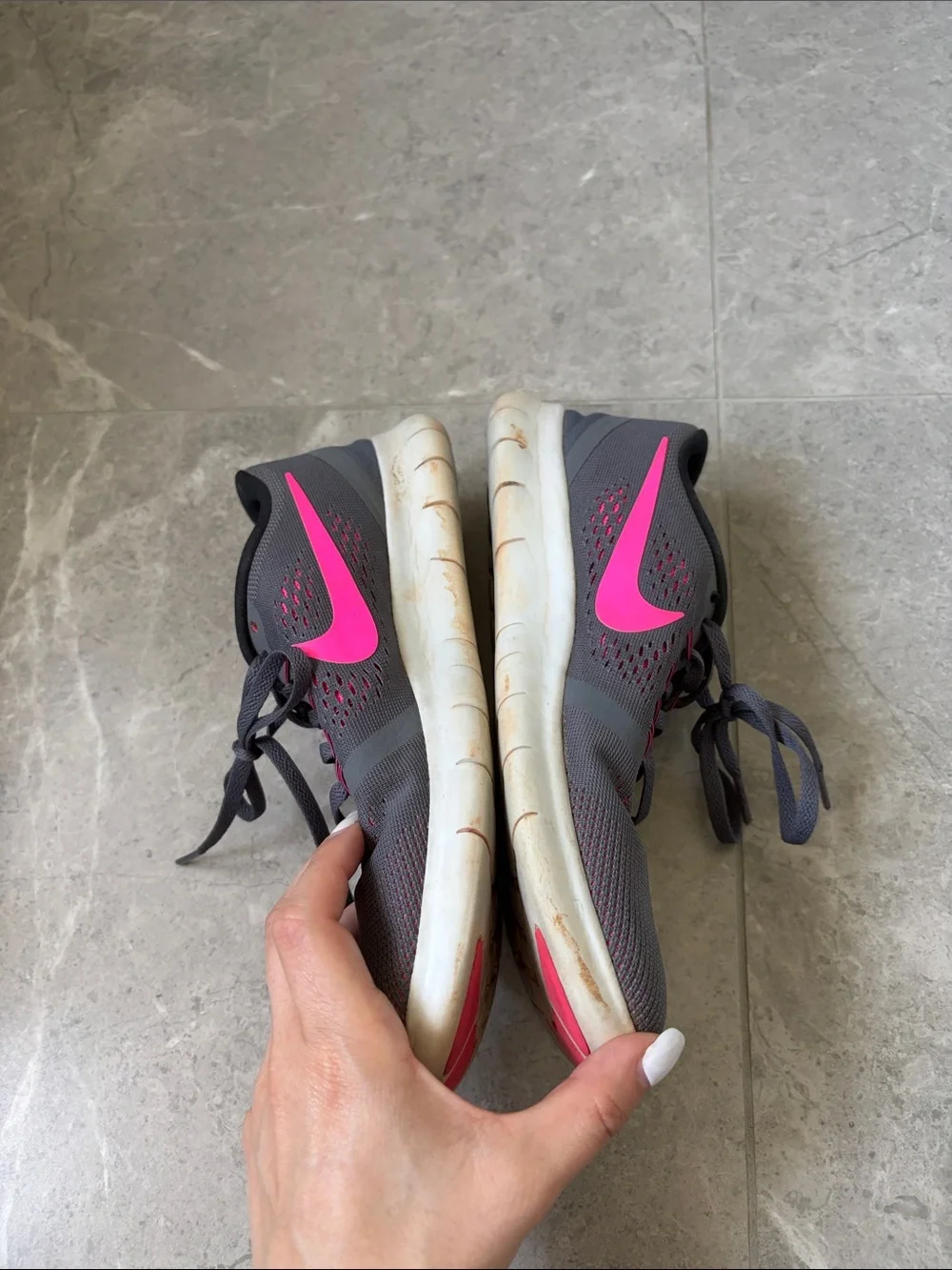 Nike running shoes - Picture 2 of 6